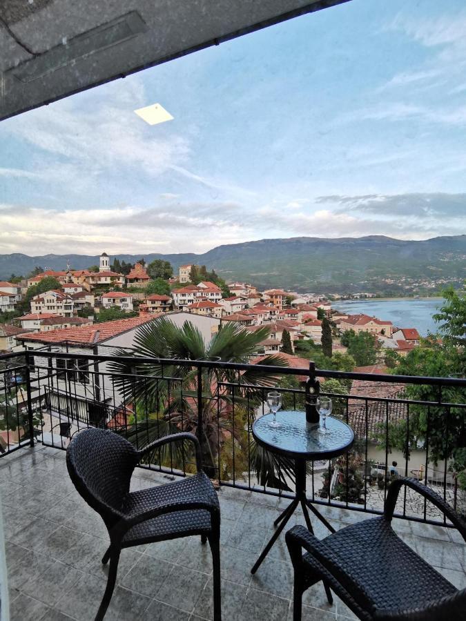 Apartments Veronika โอครีด ภายนอก รูปภาพ